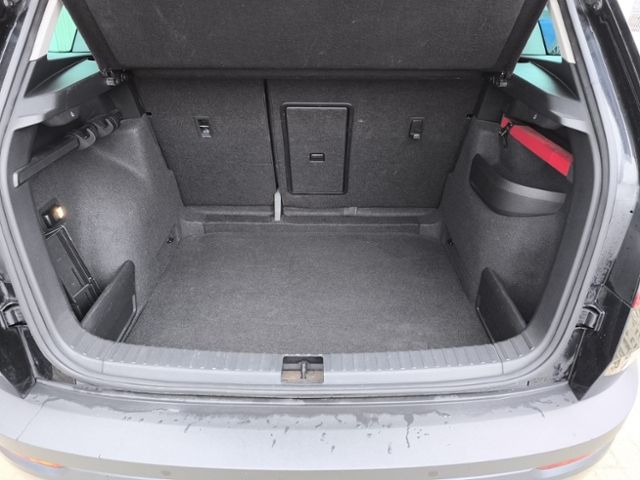 Fahrzeugabbildung SKODA Karoq 1.6 TDI SCR DSG Style LED NAVI KESSY SMART