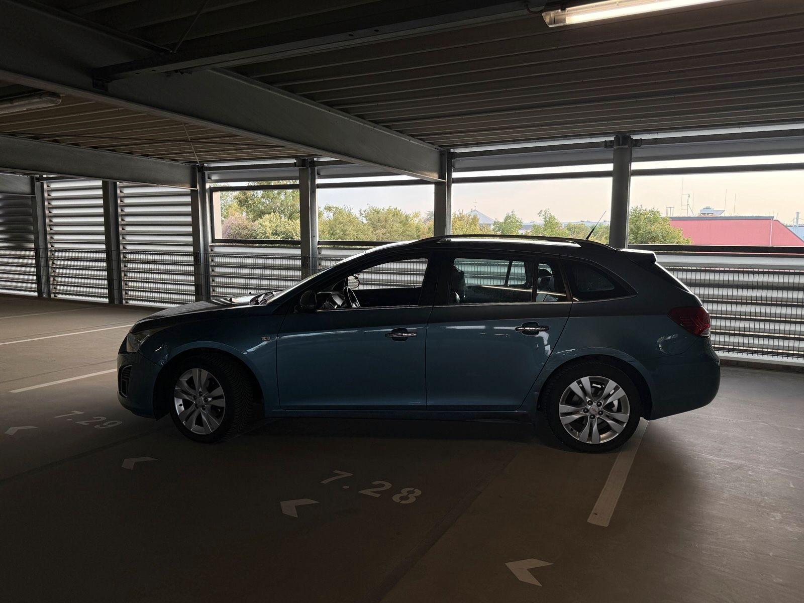 Chevrolet Cruze 2013 — rear view