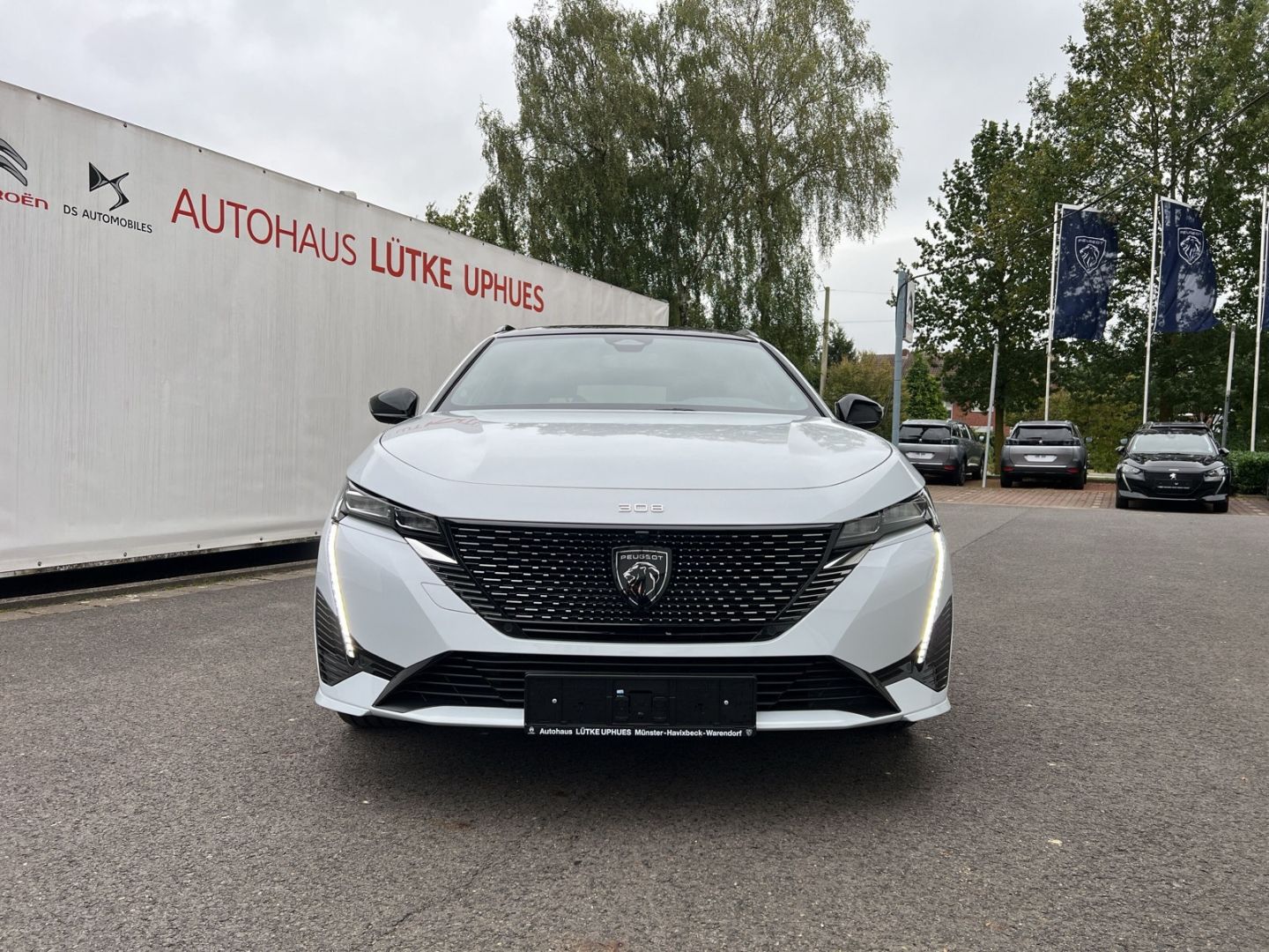 Fahrzeugabbildung Peugeot 308 1.2 SW GT PureTech 130 EAT8 Panorama Navi