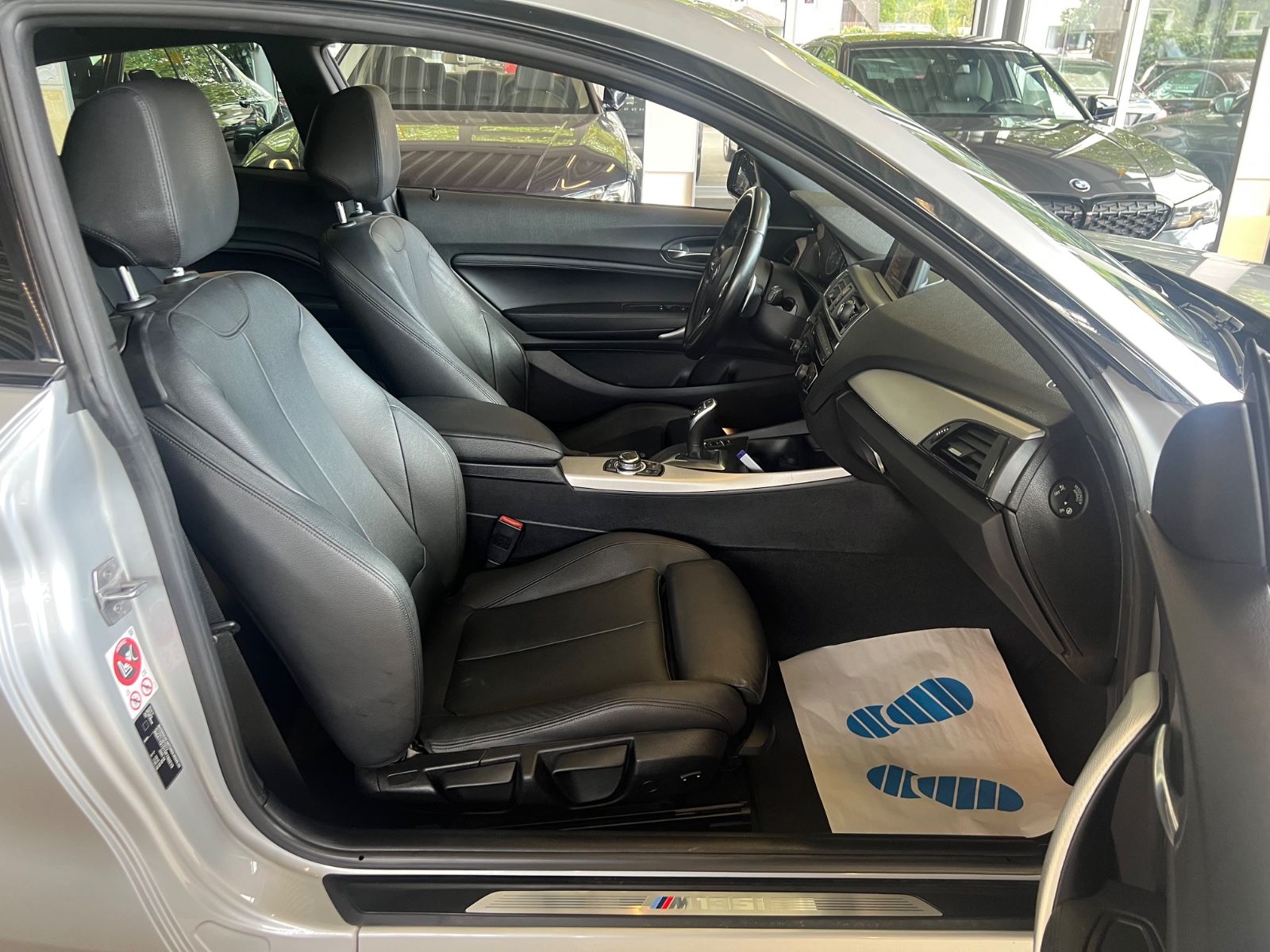 Fahrzeugabbildung BMW M135 i xDrive * SCHIEBEDACH * LEDER *