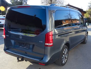 Mercedes V 220 - 10