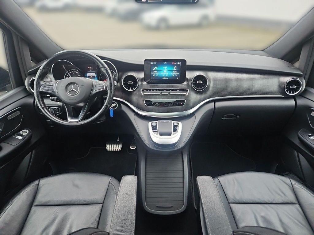 Fahrzeugabbildung Mercedes-Benz V 300 ED/L 4x4 AMG 2,5t AHK PANO DISTRONIC EASY