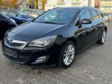 Opel Astra J Sports Tourer Innovation*Neu Tüv*SHZ*PDC - Opel Astra aus 2011: Sports Tourer