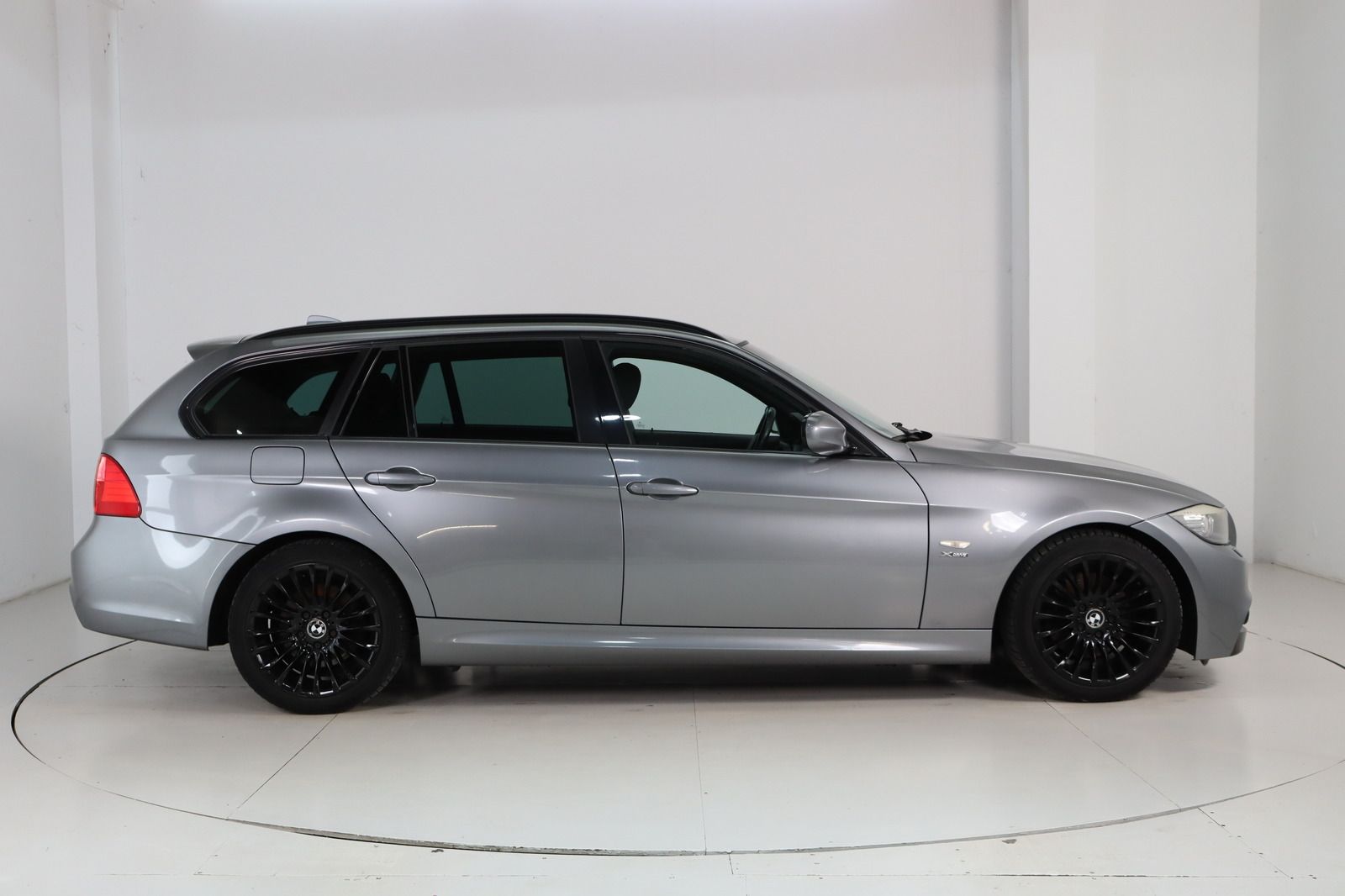 Fahrzeugabbildung BMW 320 d xDrive M-Paket * Xenon * Navi * Alcantara