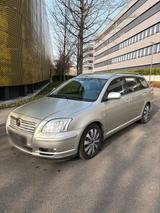 Toyota Avensis 1.8 Klimaanlage*Rückfahrkam... - Toyota Avensis in Duisburg