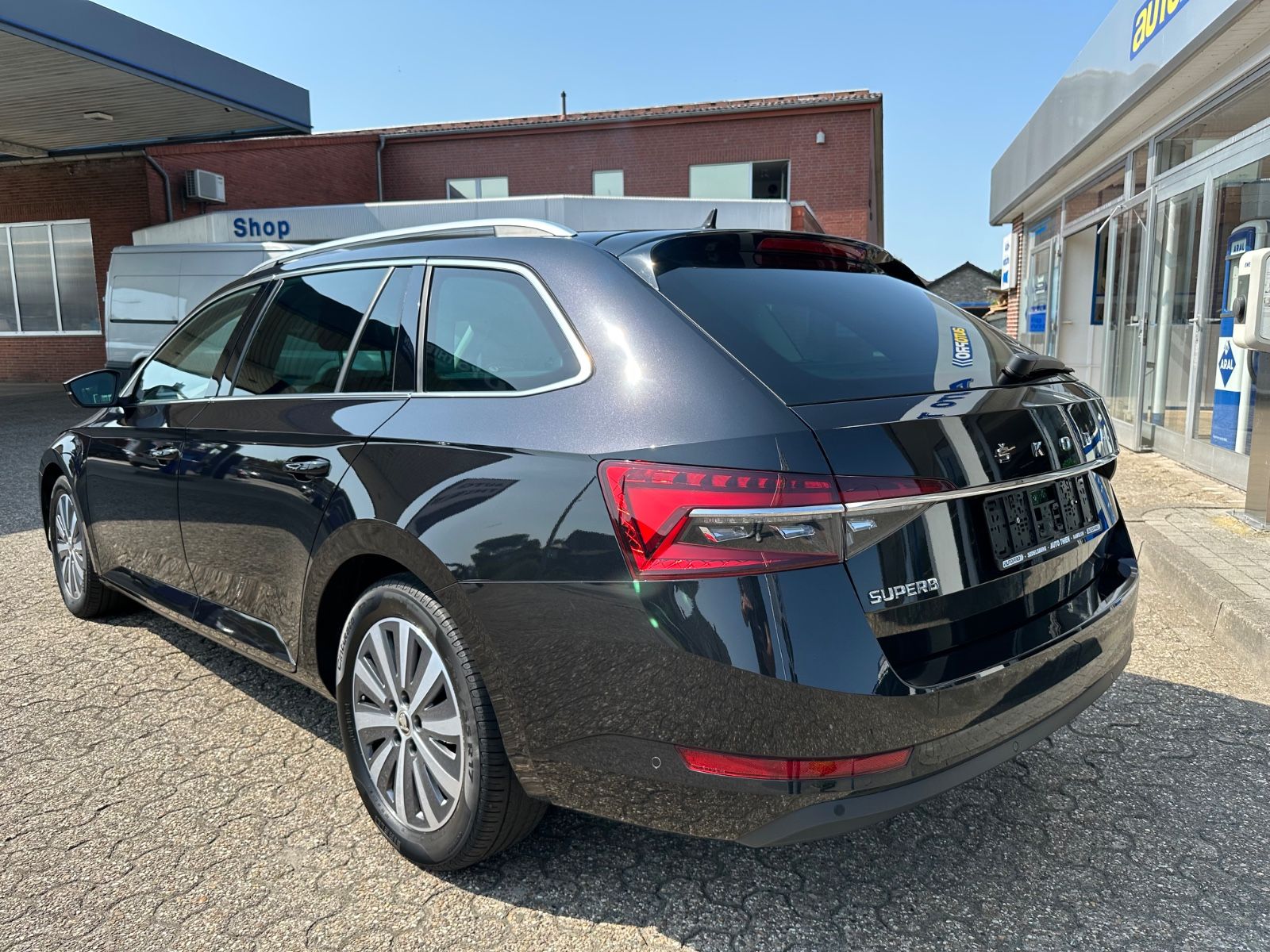 Fahrzeugabbildung SKODA Superb Combi 2.0 TDI Style AHK/Fahrass.Plus/Colu