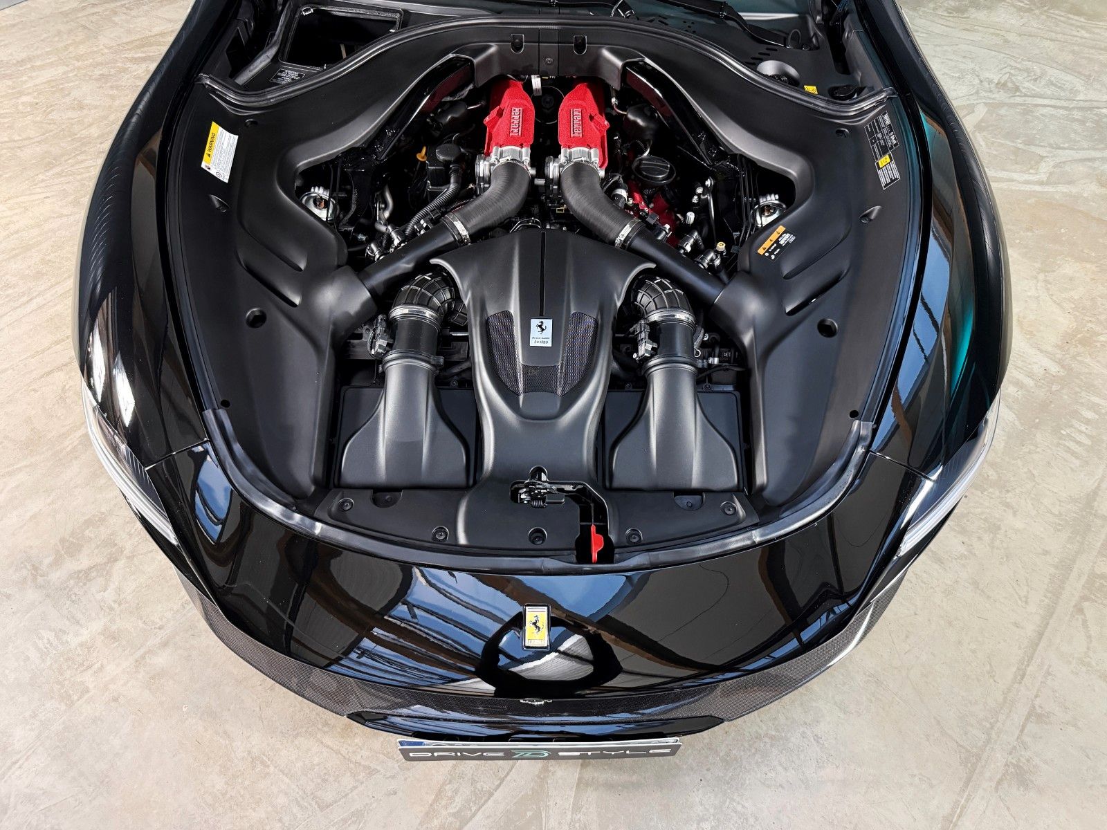 Fahrzeugabbildung Ferrari Roma Spider + Carbon + Daytona + ACC + 360 Grad