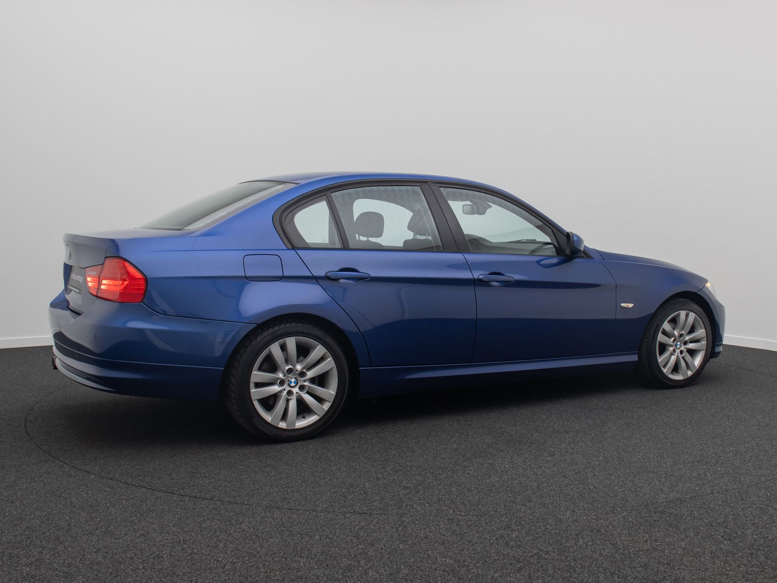 Fahrzeugabbildung BMW 318i Tempomat XenonPDC Komfort Sportsitz 17"WR