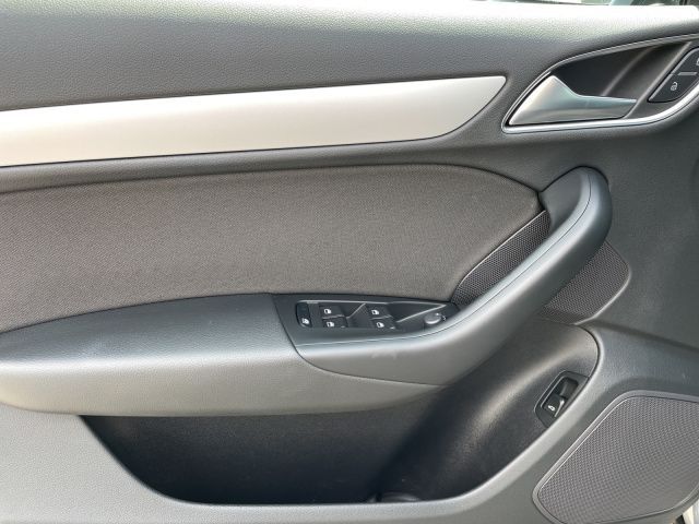 Q3 1.4 TFSI ultra el.HK/PDC/SHZ/PDC/GRA Klima