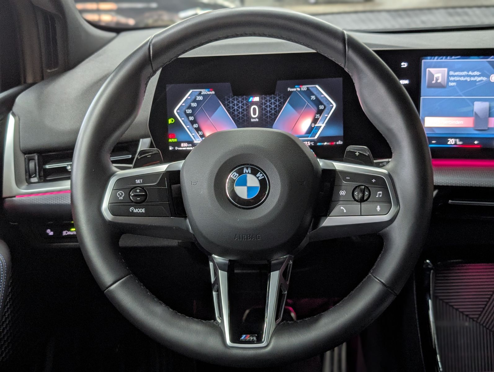 Fahrzeugabbildung BMW 218 Active Tourer  M Sport SHADOW PANO AHK LEDER