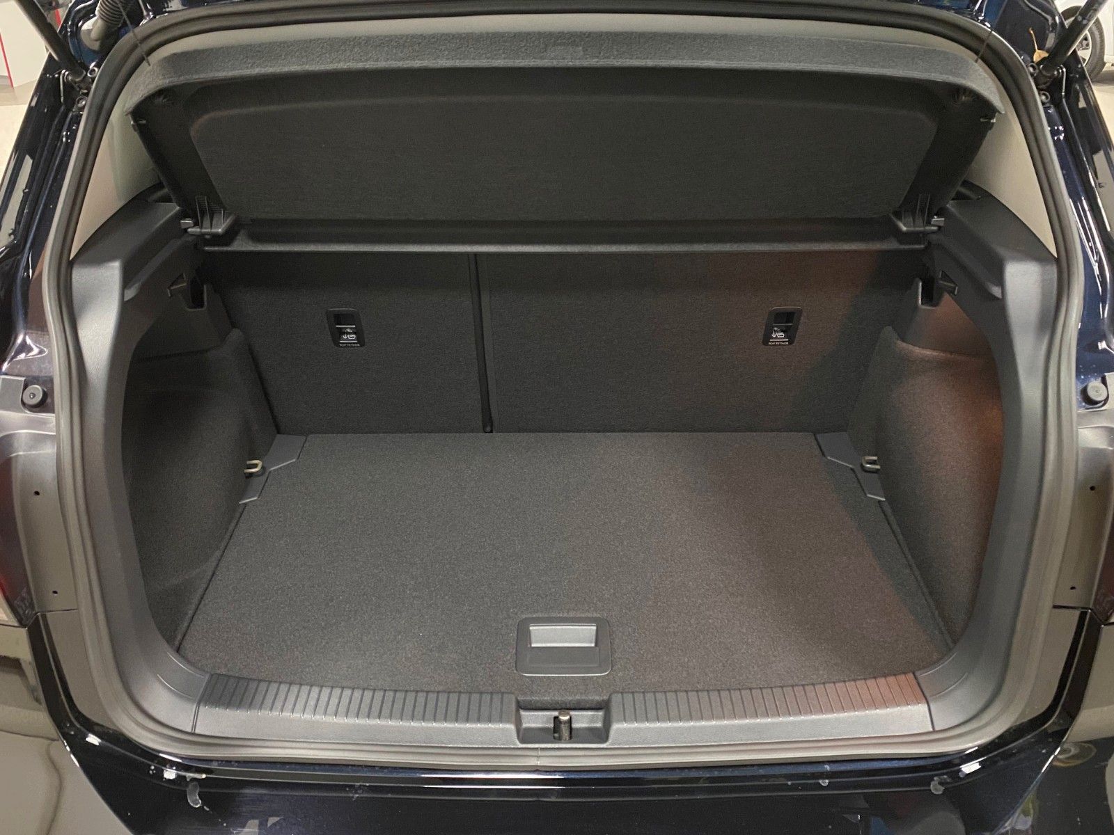 Fahrzeugabbildung Volkswagen T-Cross 1.0 TSI LIFE+ALLWETTER++SITZHEIZUNG+PDC+