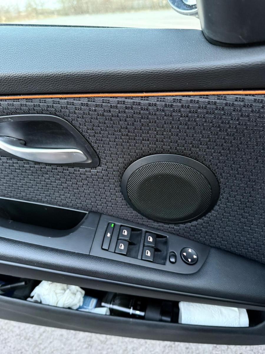 BMW 320 2009 — photo 12