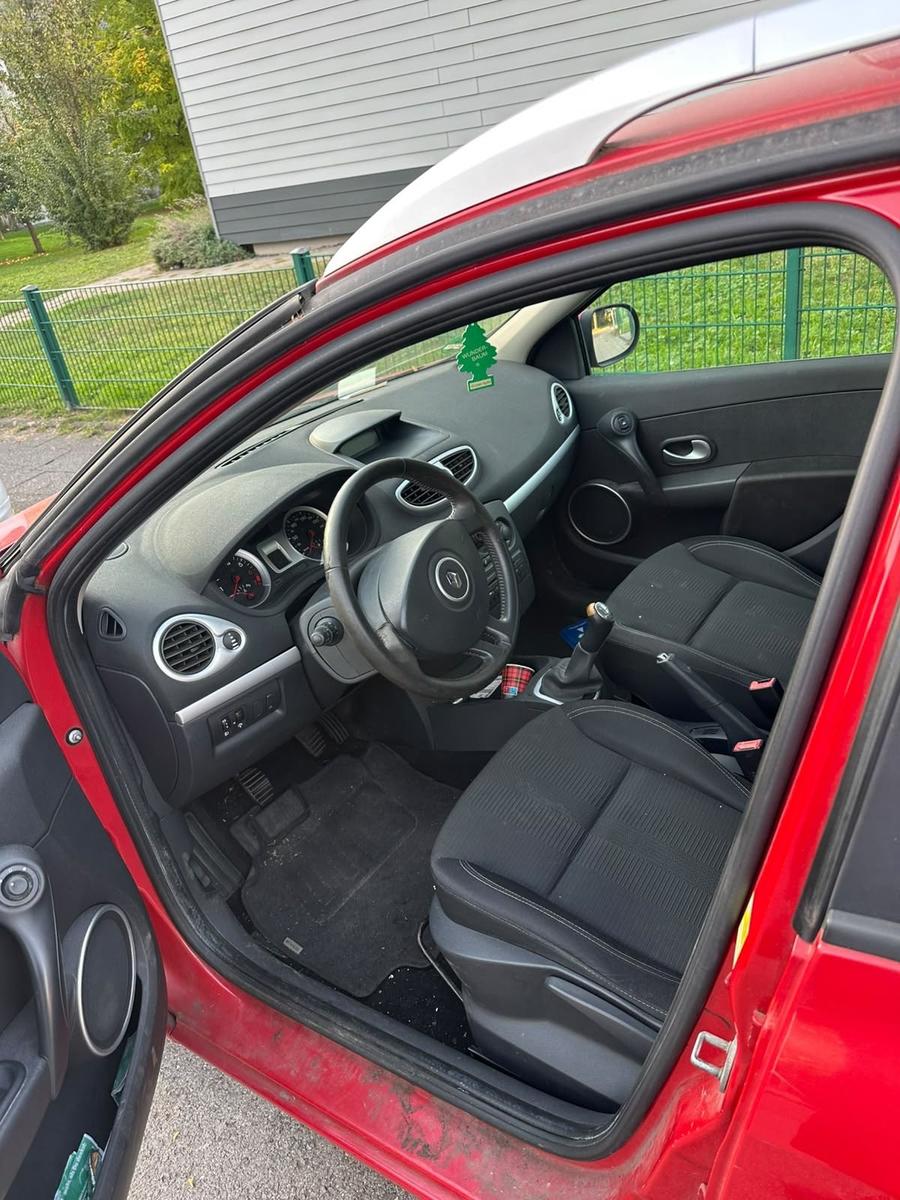 Renault Clio 2009 — photo 9