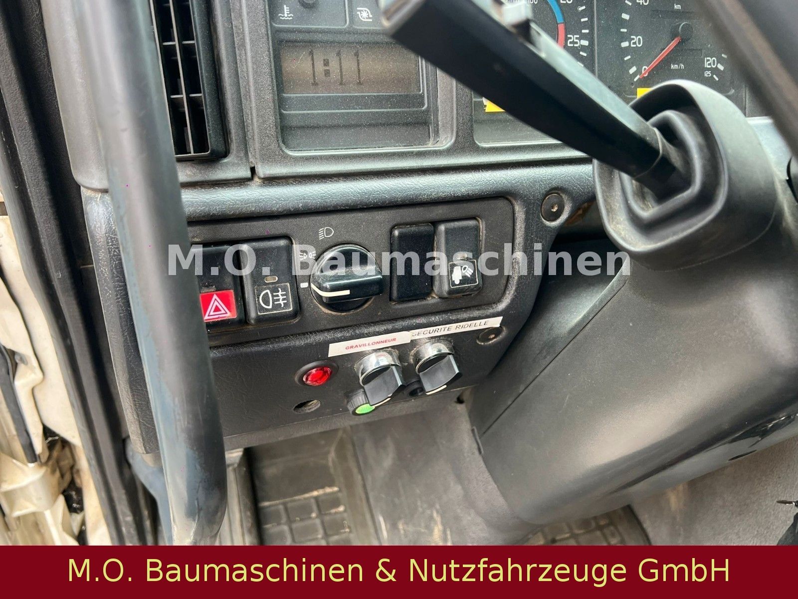 Fahrzeugabbildung Volvo FM 12-340 / Bordmatik / 6x4 /3. Seitenkipper/