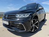 Volkswagen Tiguan Allspace 2.0 TDI DSG*4M*R LIN*PANO*NAVI!! - gebrauchte VW Tiguan Allspace aus dem Jahr 2022