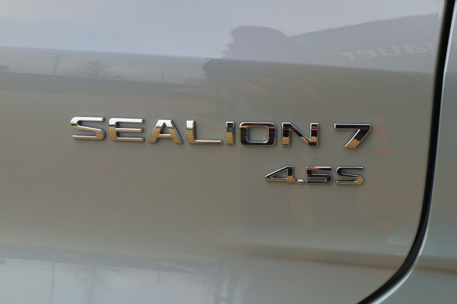 BYD SEALION 7