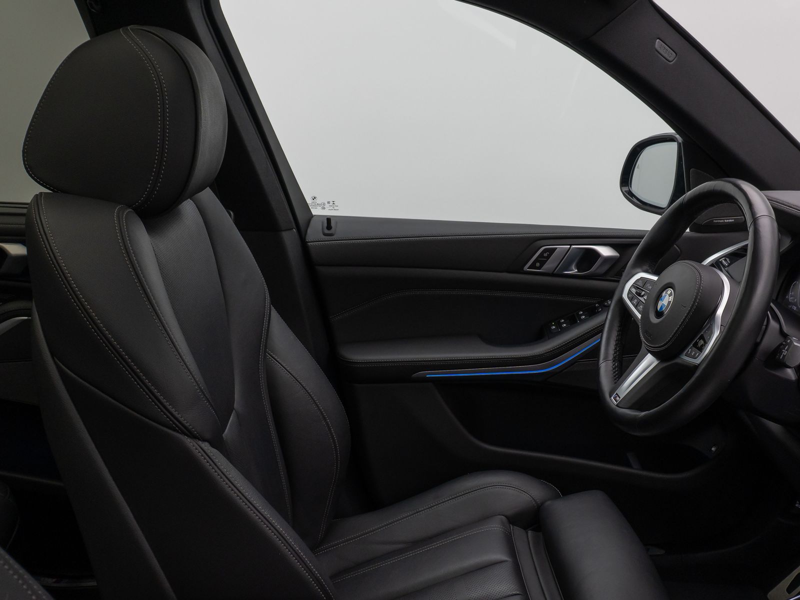 Fahrzeugabbildung BMW X5 xD45e M Sport Panorama 360°HUD DAB H/K 22Zoll