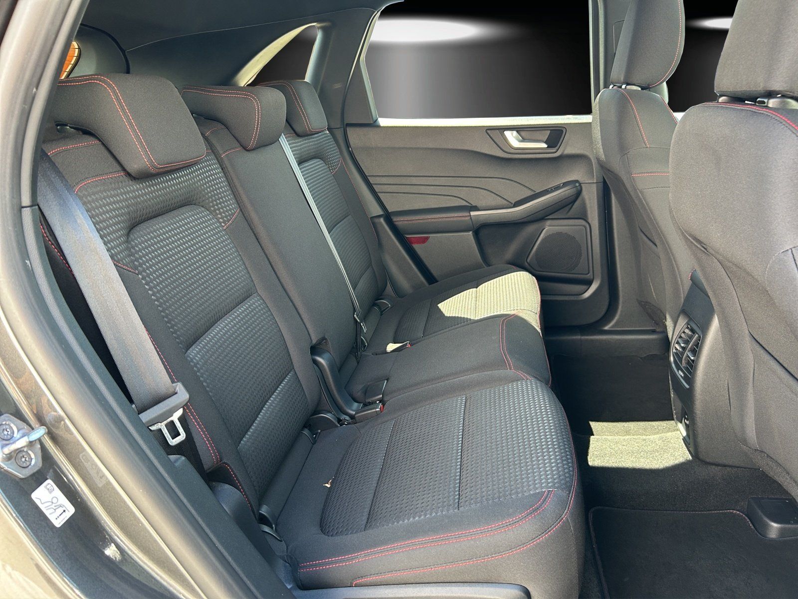 Fahrzeugabbildung Ford Kuga 2.5 PHEV ST-Line Aut./KAMERA/SHZ/LHZ/PANO/