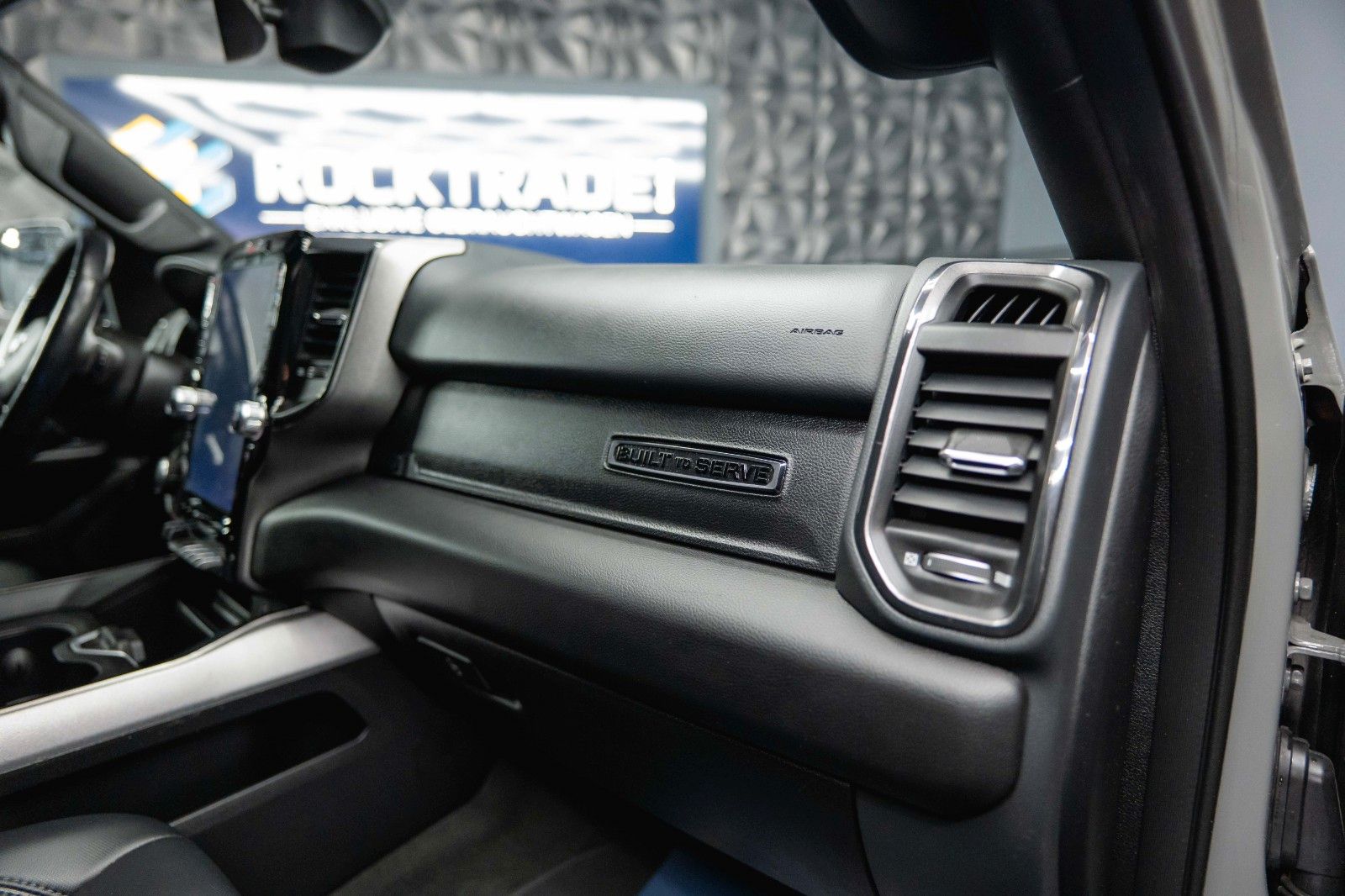 Fahrzeugabbildung Dodge RAM 5.7 V8 HEMI 4x4 Built to Serve LONG AxleLock