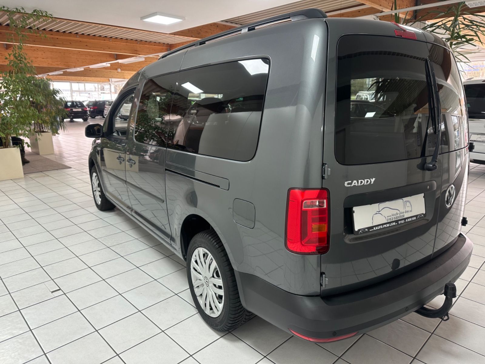 Fahrzeugabbildung Volkswagen Caddy PKW Maxi Trendline BMT *110KW, AHK*