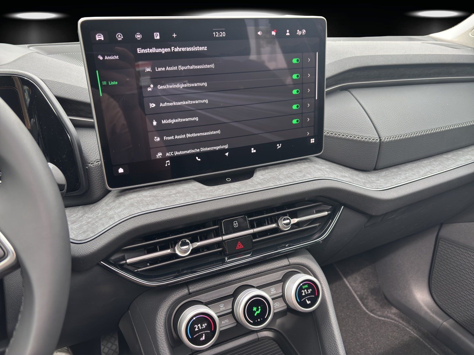 Fahrzeugabbildung SKODA Kodiaq Selection 2.0 TDI DSG PANO+AHK+ACC+360°