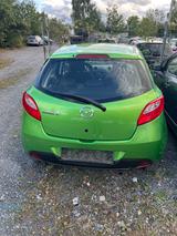 Mazda 2 1.3 Dynamic - Mazda 2: Grün, Metallic