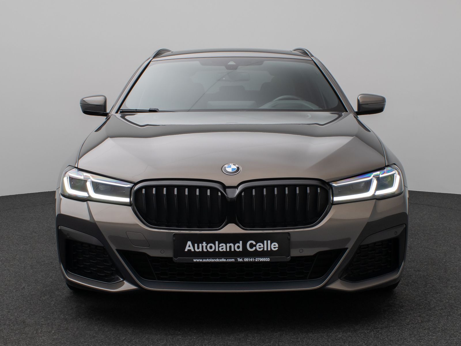 Fahrzeugabbildung BMW 530d xD M Sport Individual Panorama HUD 20Zoll