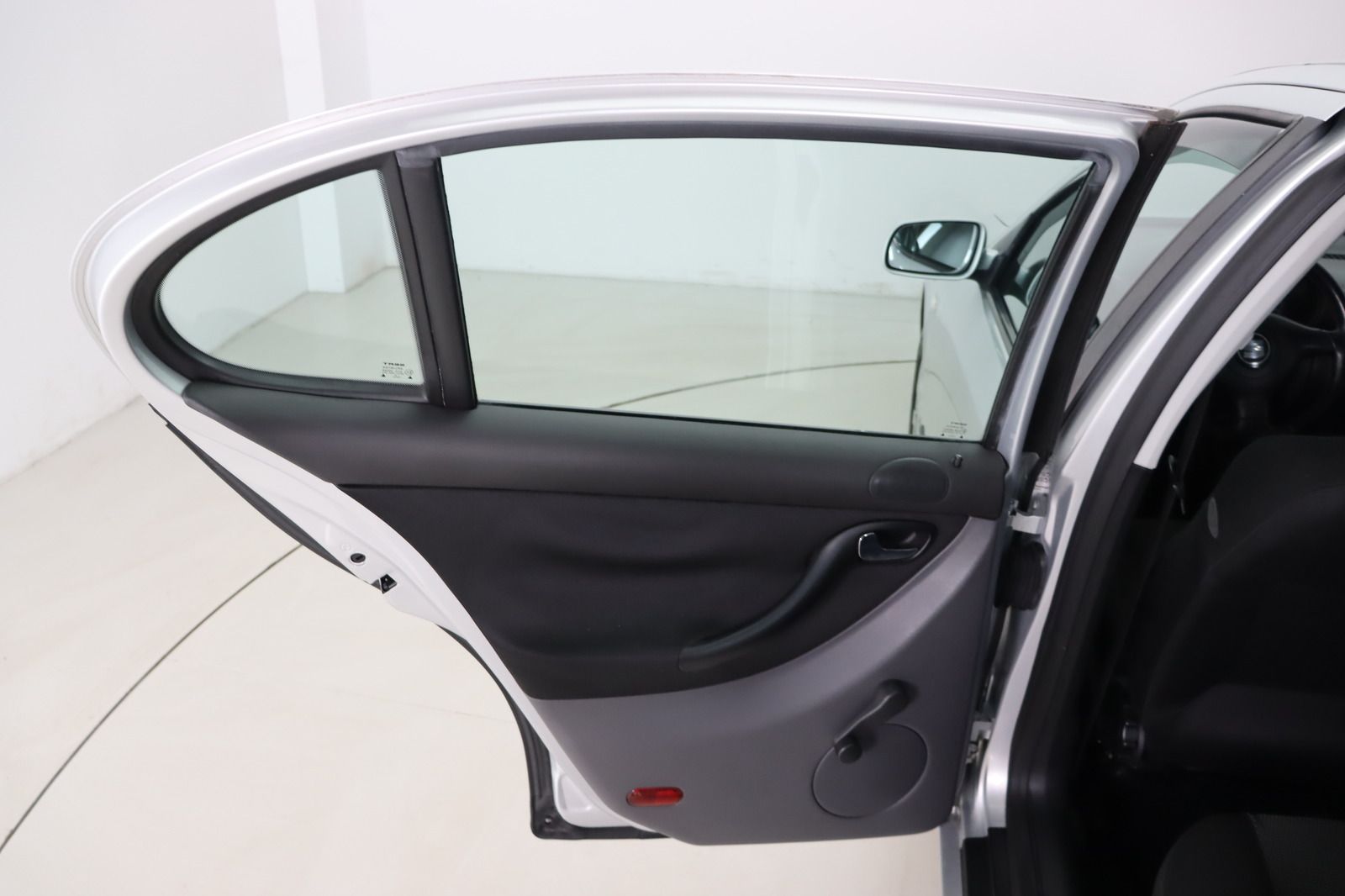 Fahrzeugabbildung SEAT Leon 1.6 16V komplett Seat Service * 1. Hand Ste