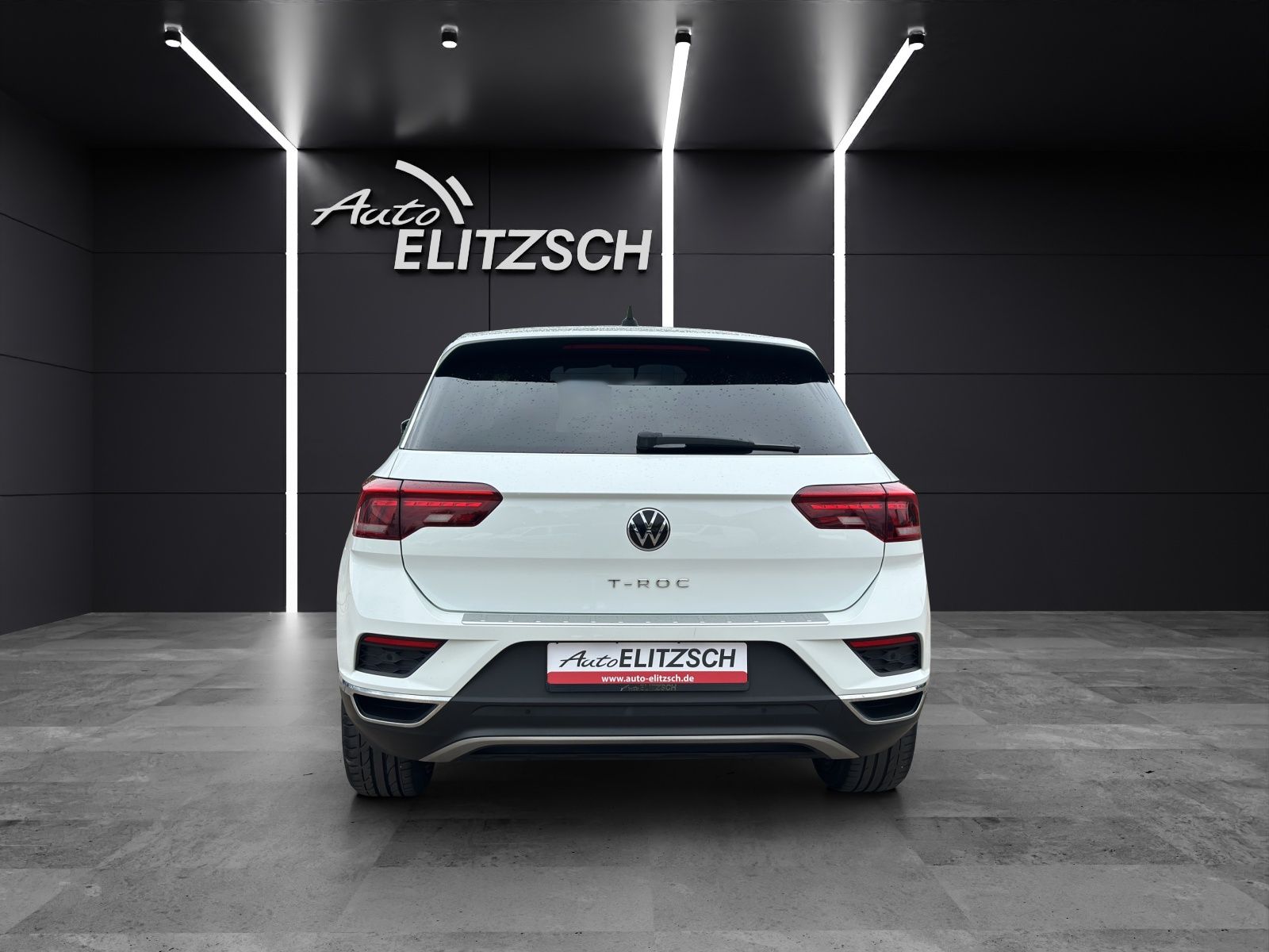 Fahrzeugabbildung Volkswagen T-Roc TDI Sport DSG LED ACC SHZ RearView Navi Kl