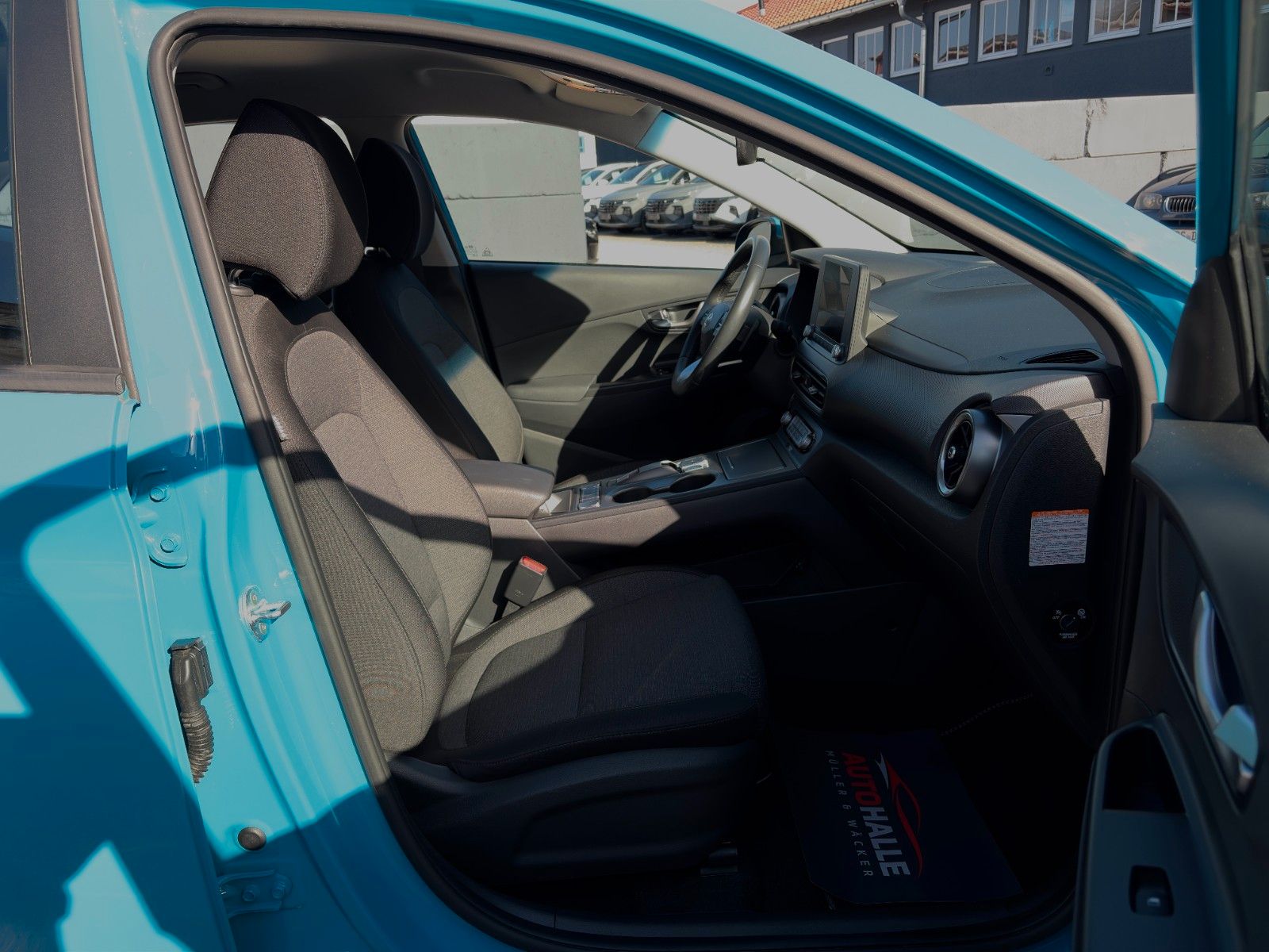 Fahrzeugabbildung Hyundai KONA E Select ACC LHZ SHZ LKAS PDC KAM