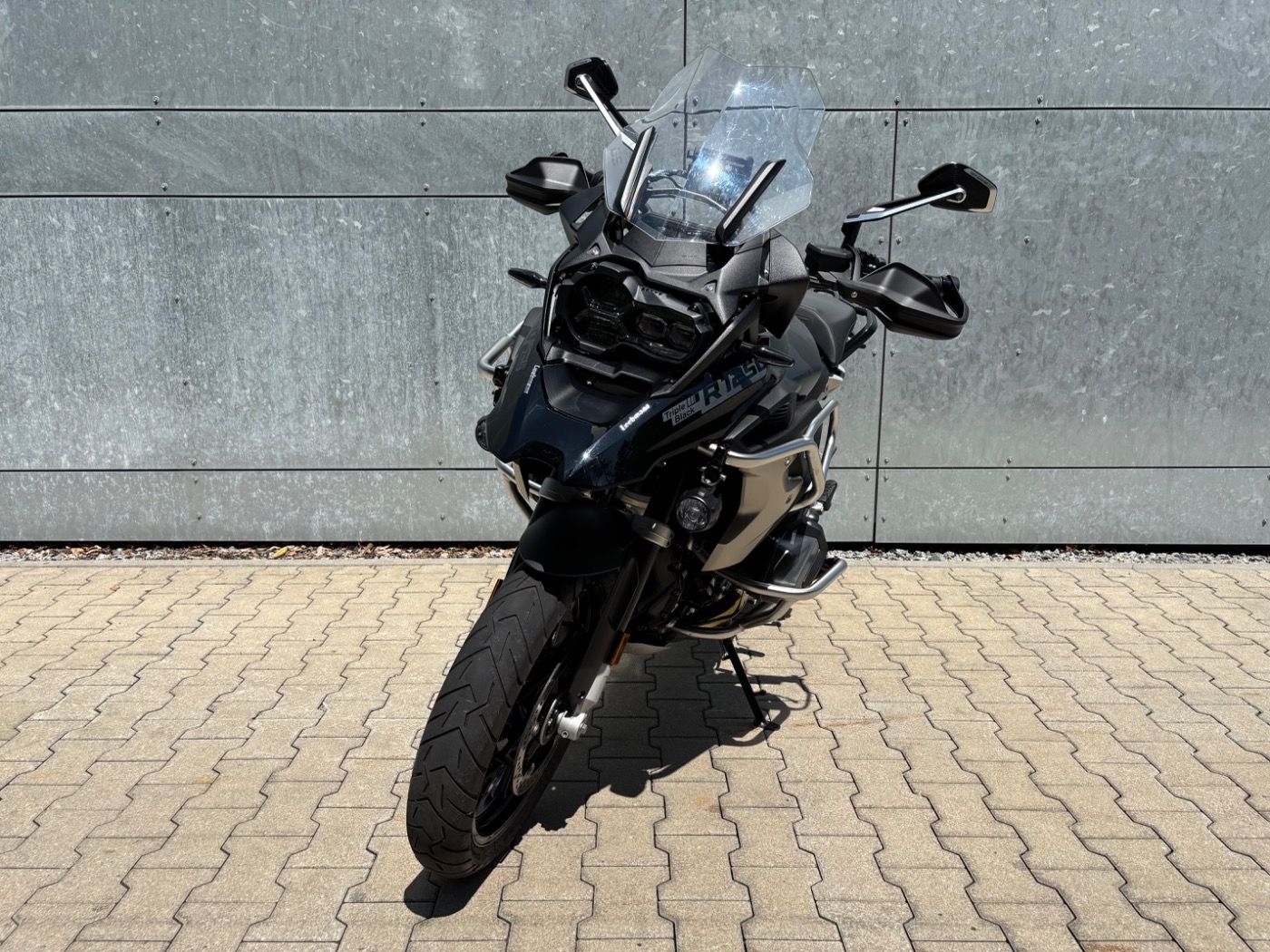 Fahrzeugabbildung BMW R 1250 GS Triple Black Öl inlcusive