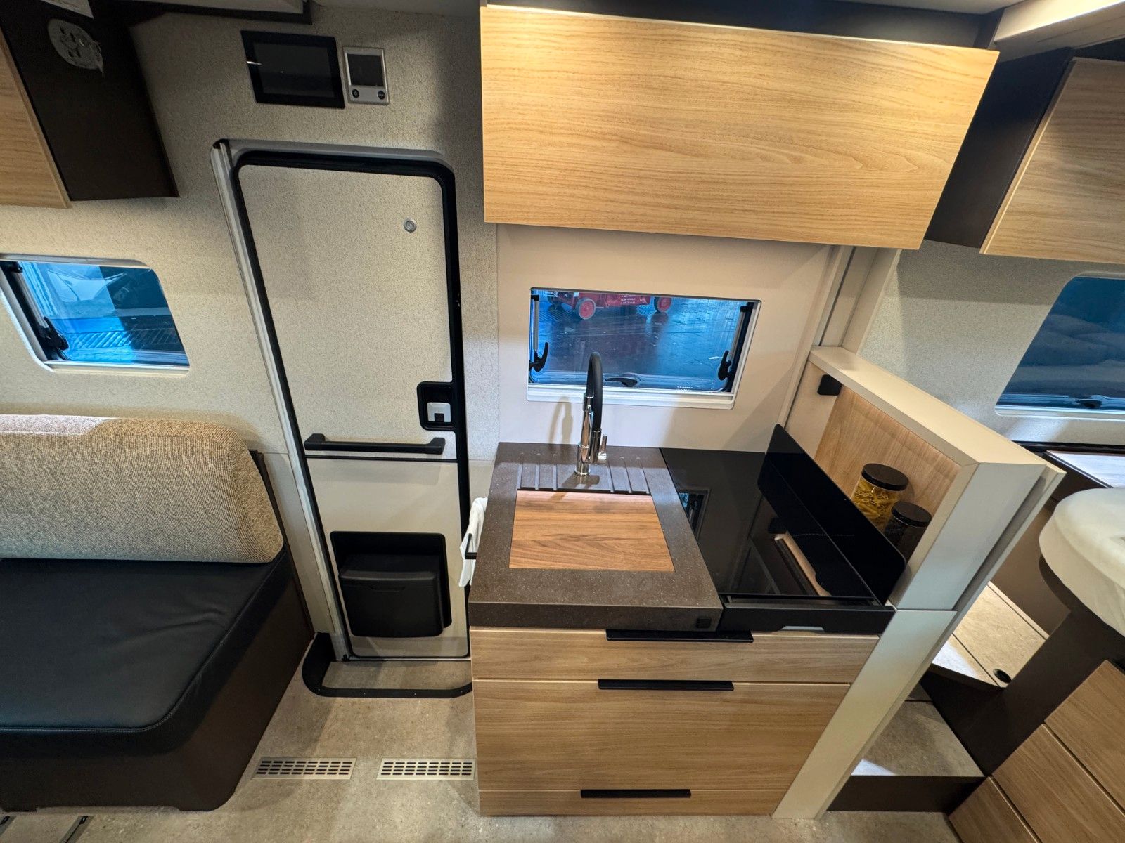 Fahrzeugabbildung Bürstner Signature SFT 7.5 NEUHEIT MODELL 2026!