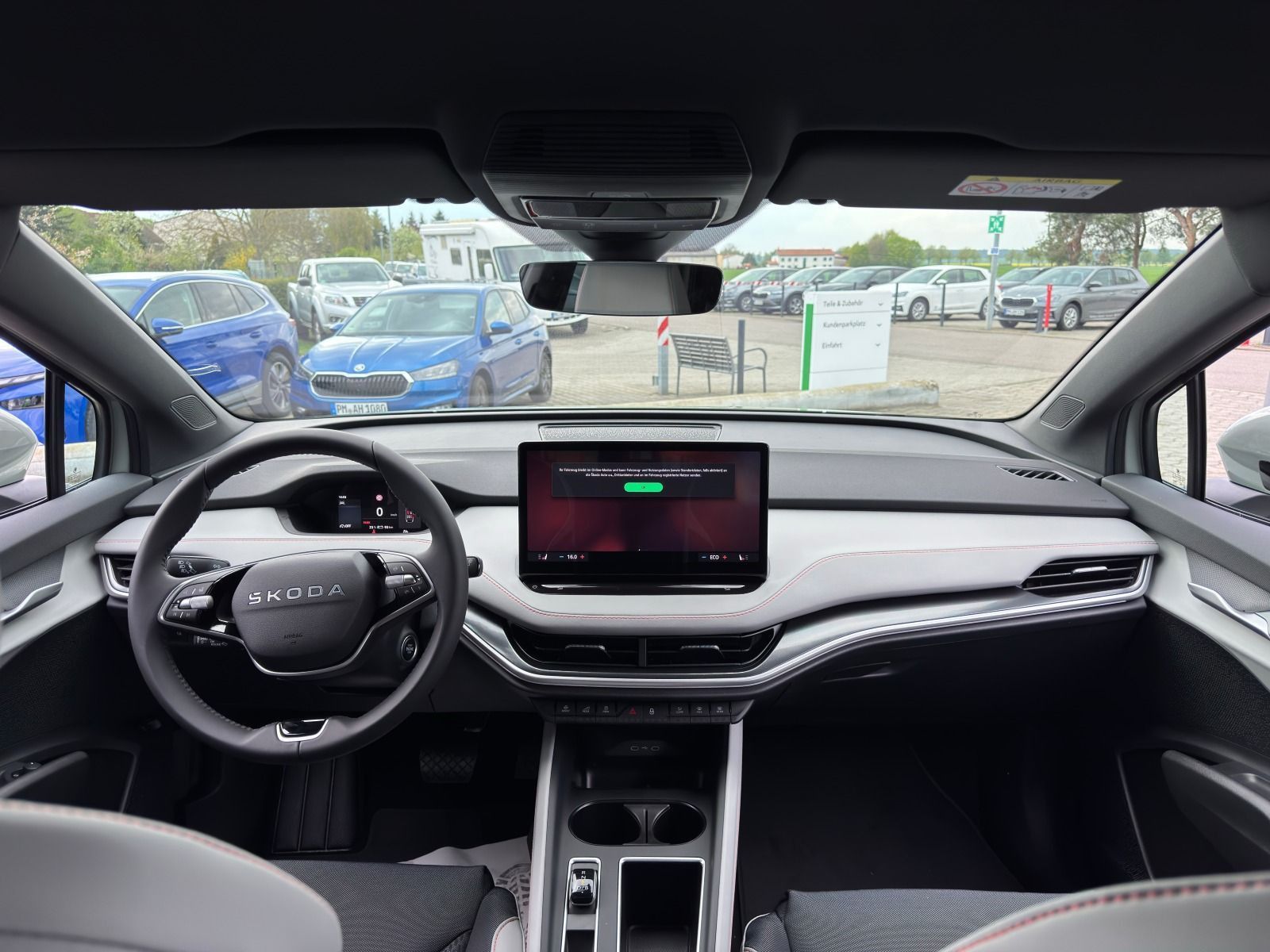 Fahrzeugabbildung SKODA Elroq 60 Lodge 204PS*AHK*RFK*20Zoll*Wärmepumpe