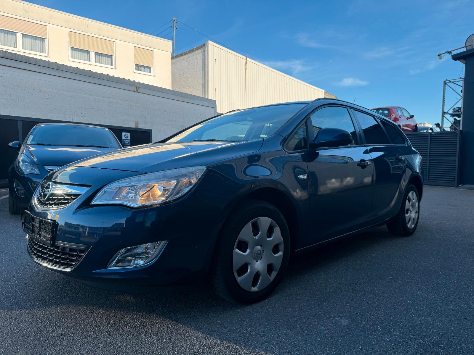 Opel Astra J Sports Tourer Design Edition