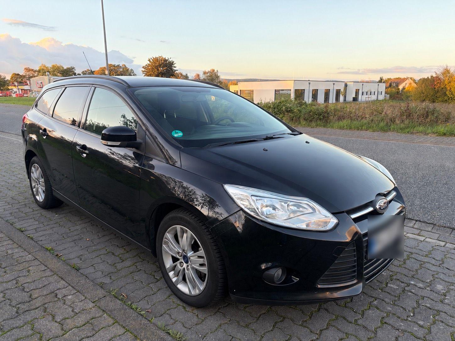 Ford Focus 2013 — rear view