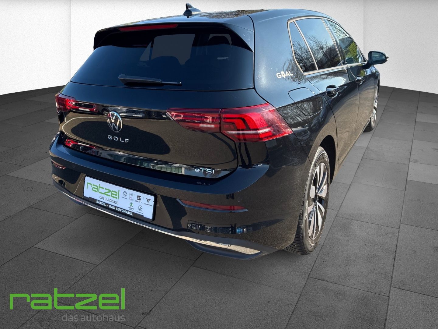 Fahrzeugabbildung Volkswagen Golf Goal Life 1,5 l eTSI DSG Navi LED ACC Apple