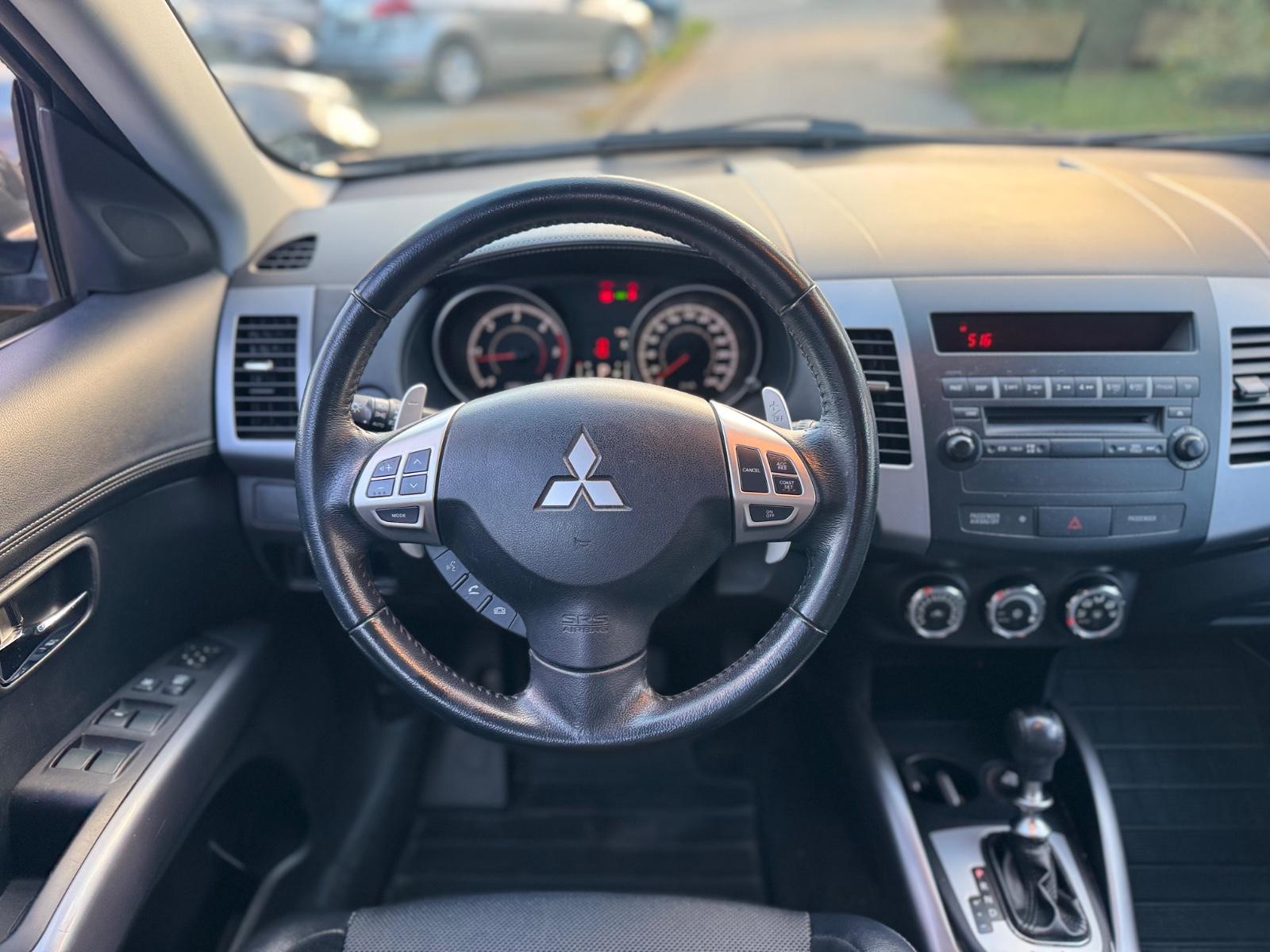 MITSUBISHI OUTLANDER 2.2 DI-D 156ch 4X4 35 JAHRE BVA - ATTELAGE - SIÈGES CHAUFFANTS - BI-XÉNON - CAMÉRA DE RECUL