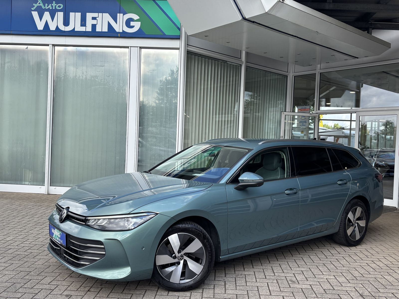Volkswagen Passat Variant 2.0TDI Business ACC Navi AHK Ambi