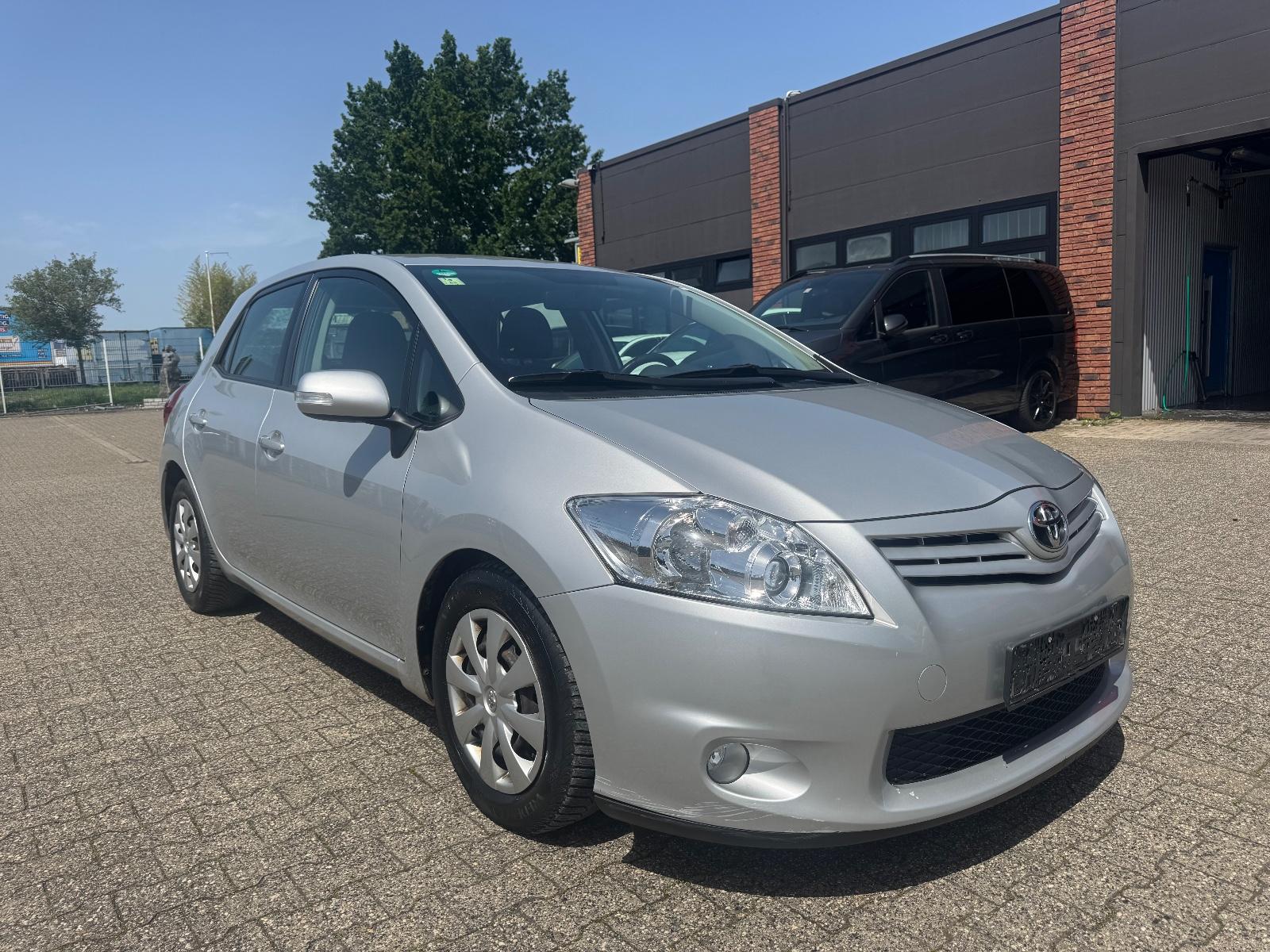 Toyota Auris 1,4-l-D-4D Edition
