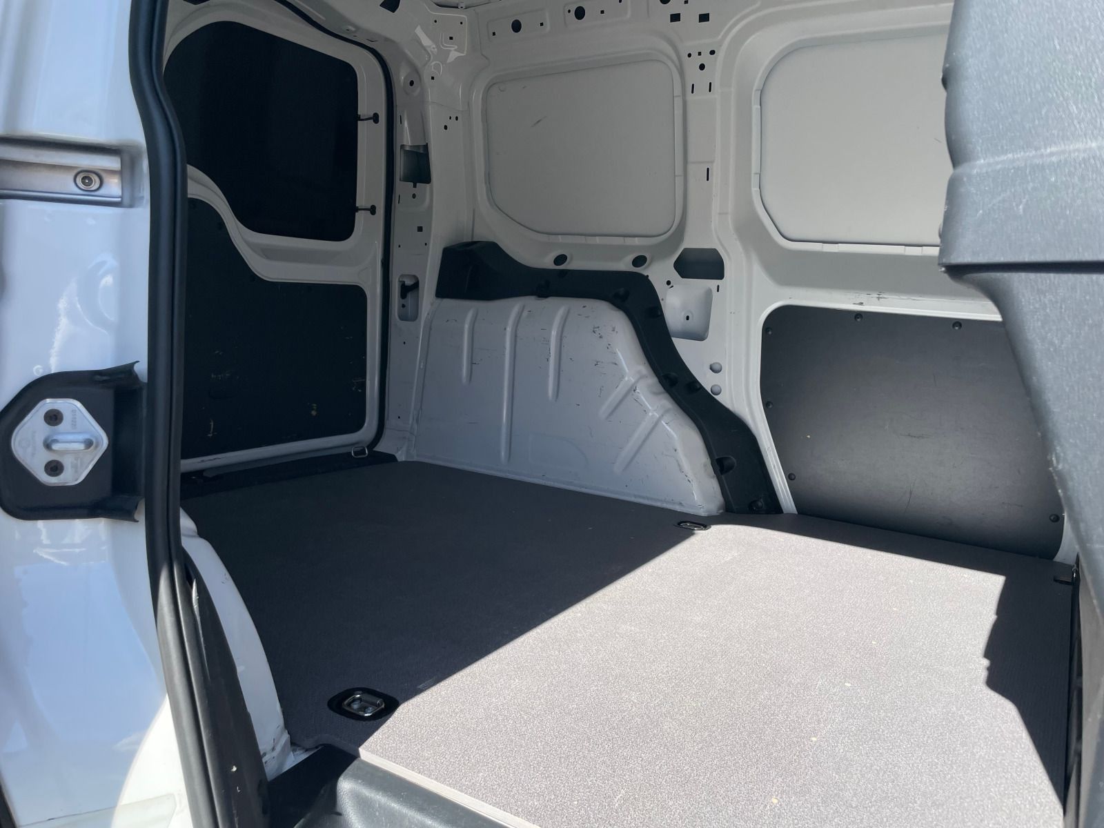 Volkswagen Caddy - Bild 6