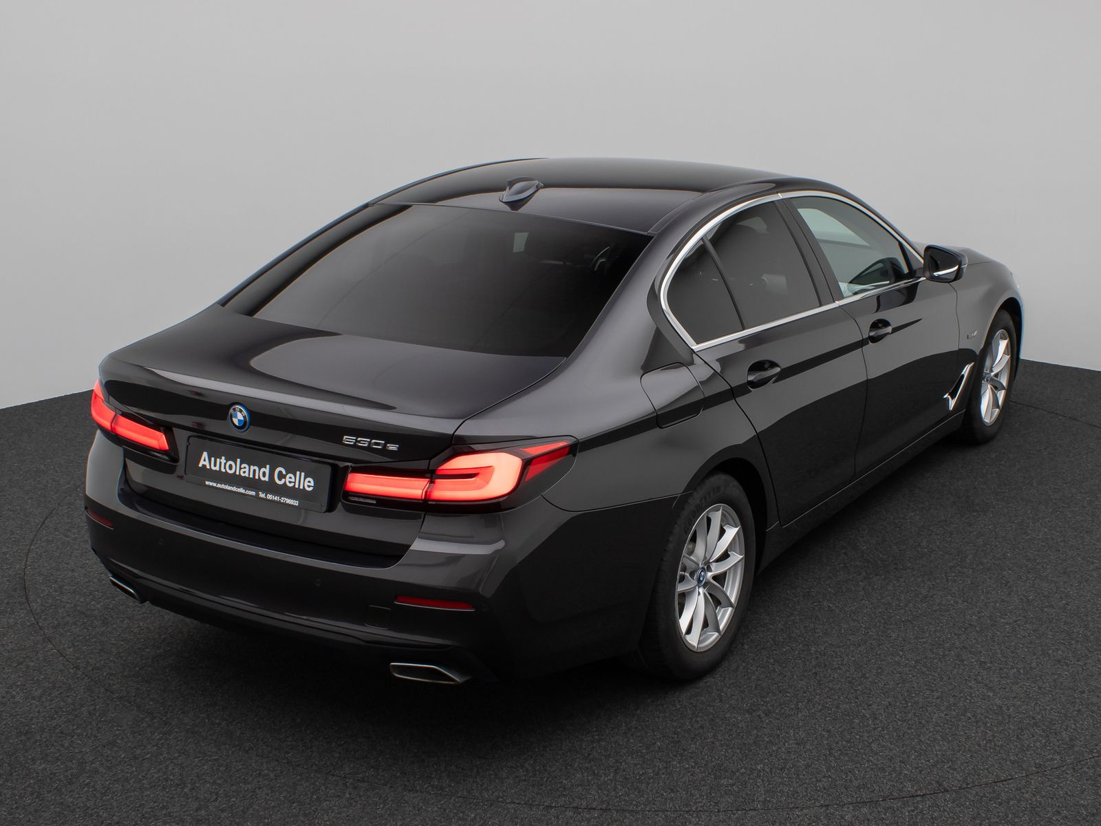 Fahrzeugabbildung BMW 530e HUD DAB HiFi CockPitPro PDC Komfort Alarm