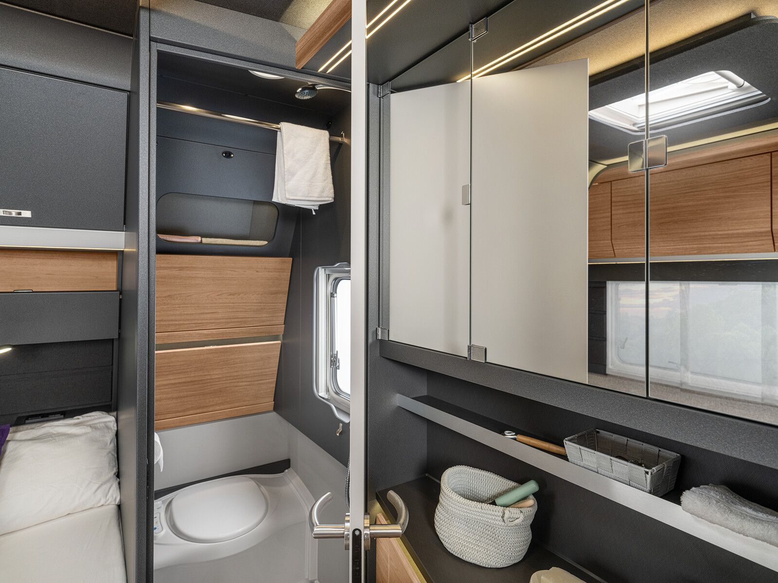 Fahrzeugabbildung Knaus Azur 500 FU C1-5