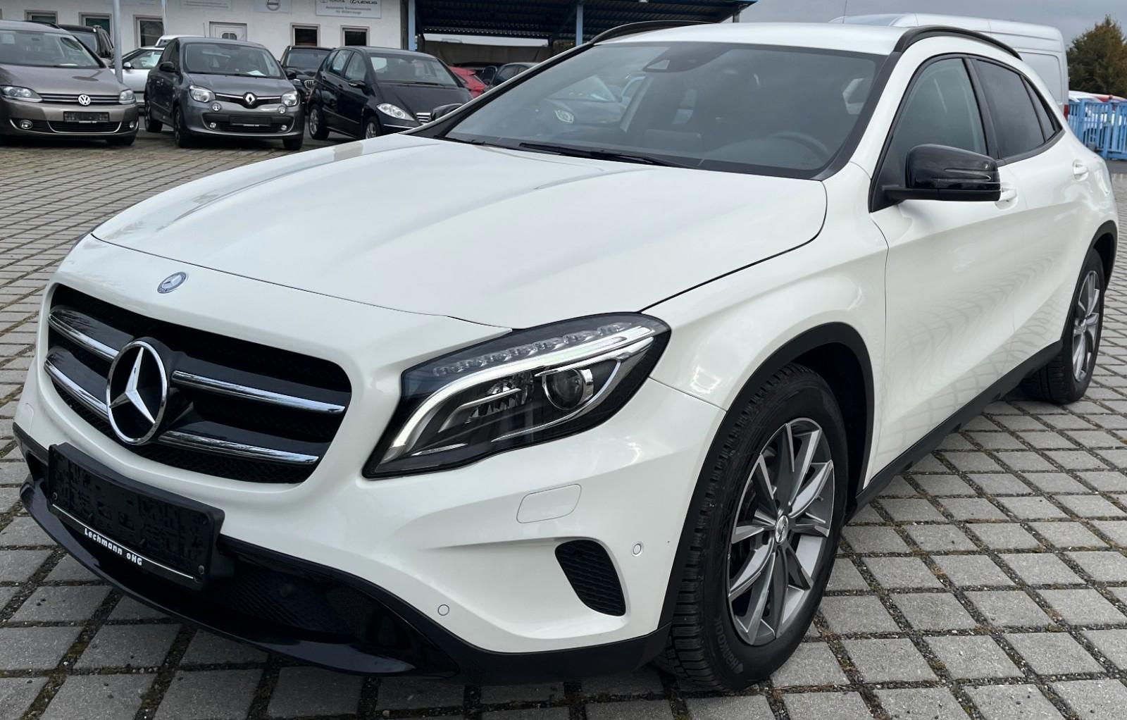 Mercedes-Benz GLA 250 4Matic ILS|RFK|SHZ|Temp