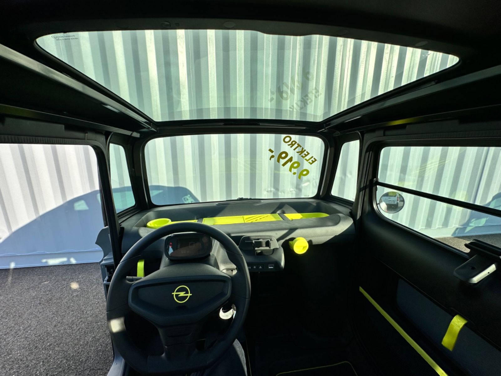 Fahrzeugabbildung Opel Rocks-e Tekno