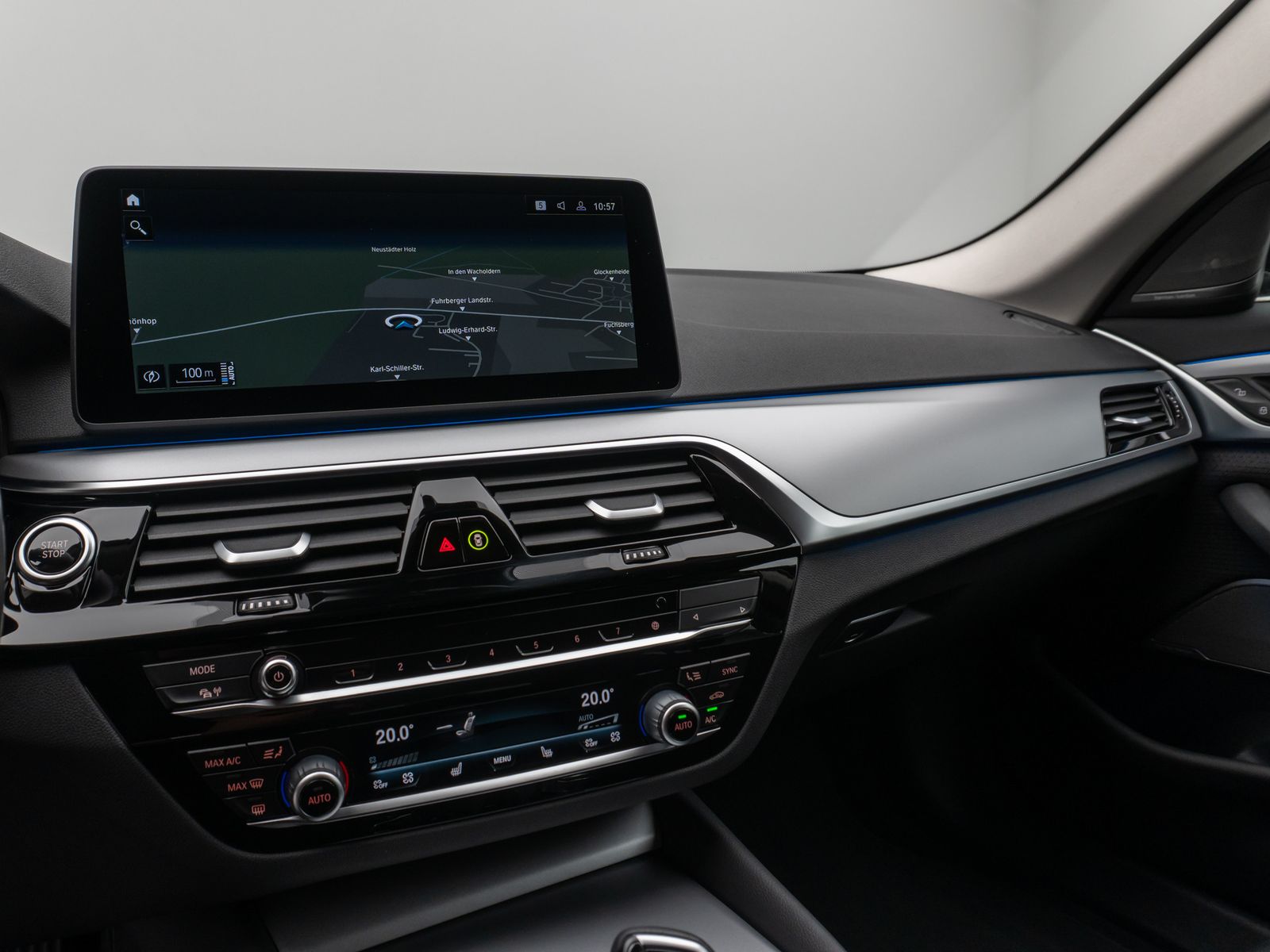 Fahrzeugabbildung BMW 520e  Laser 360° HUD DAB H/K ACC Alarm Komfort