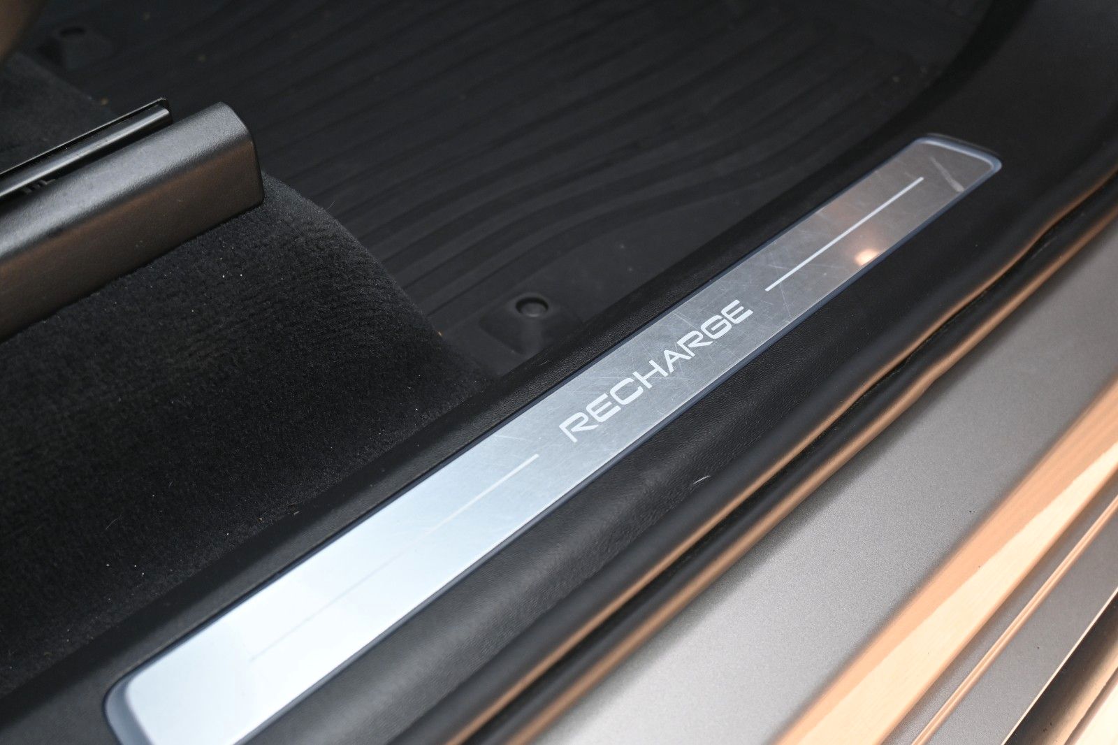 Fahrzeugabbildung Volvo XC90 T8 AWD Ultimate Dark*STDHZG*360°*LUFT*0,5%