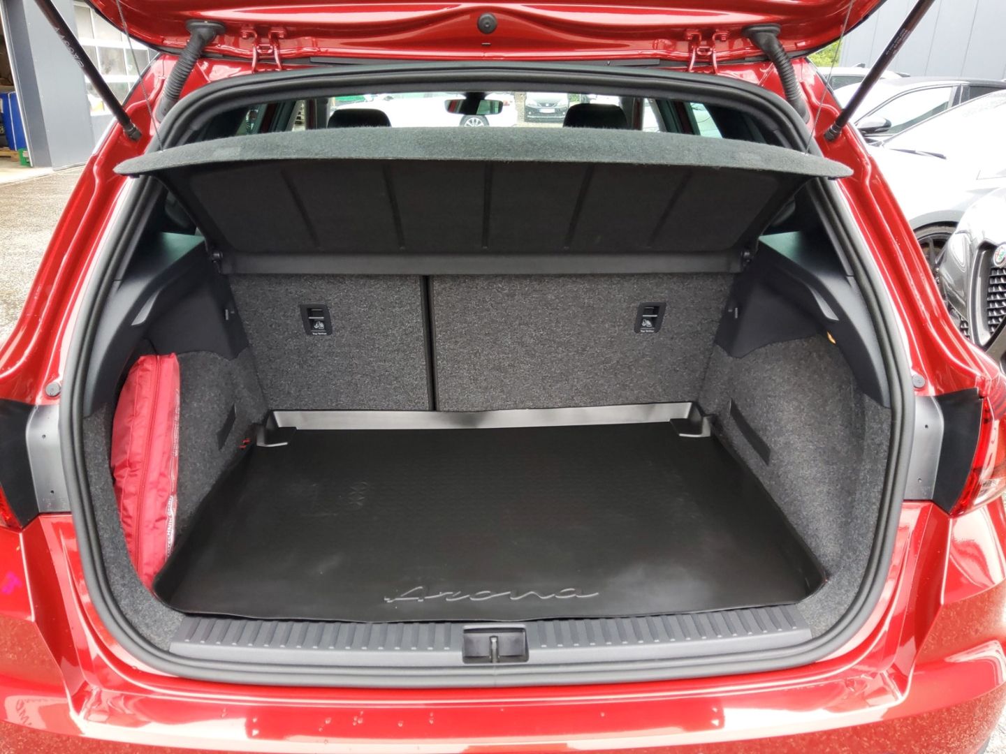 Fahrzeugabbildung SEAT Arona Xperience LED ACC PDC Rückfahrkamera Navi