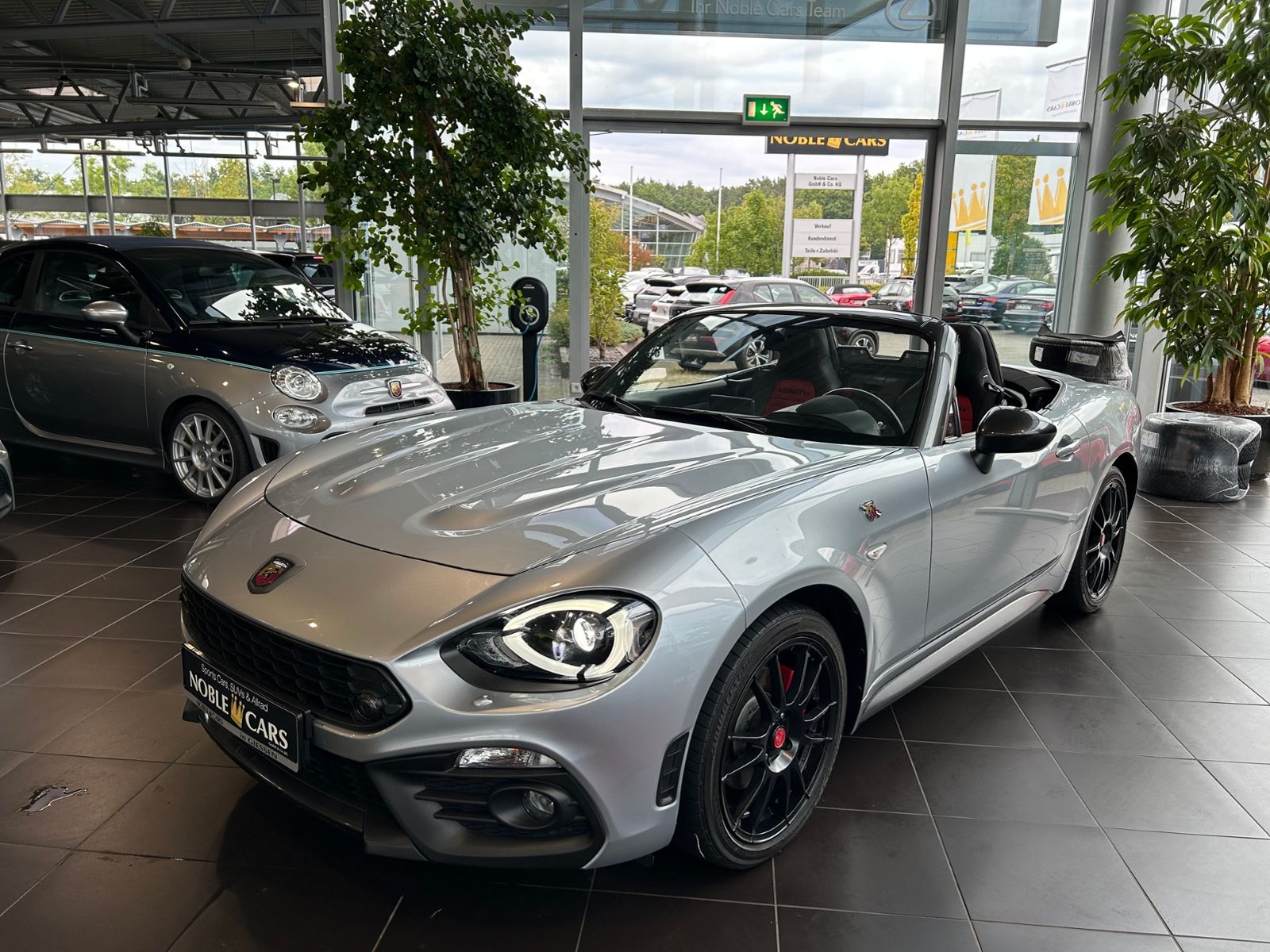 Fahrzeugabbildung Abarth 124 Spider GT  LED LEDER