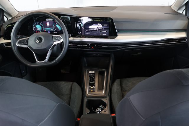 Volkswagen Golf VIII 2.0 TDI Life AID+ACC+KAM+CARPLAY