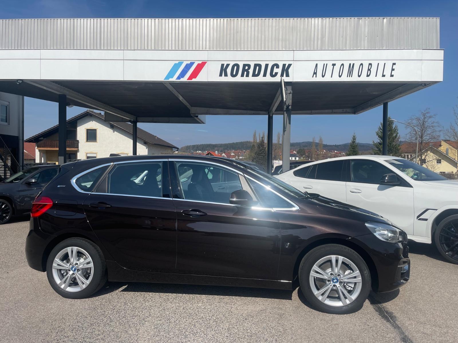 BMW 225xe ACTIVE TOURER "LUXURY LINE"/NAVI/LED/CAM